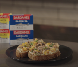Dardanel ve Somer Şef’ten Dardanel Sardalya’lı Fasulye ve Çam Fıstıklı Bruschetta